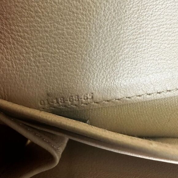 Chloe Indy Long Wallet With‎ Flap - Picture 14 of 16